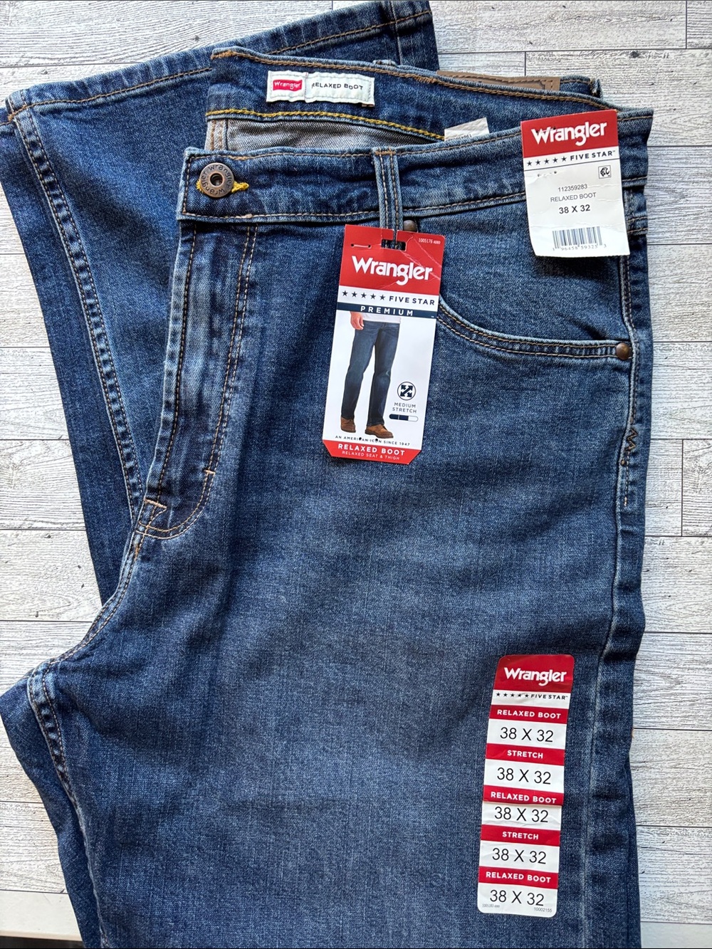 Wrangler Men’s Relaxed Boot Jeans in Indigo Blue 38x32